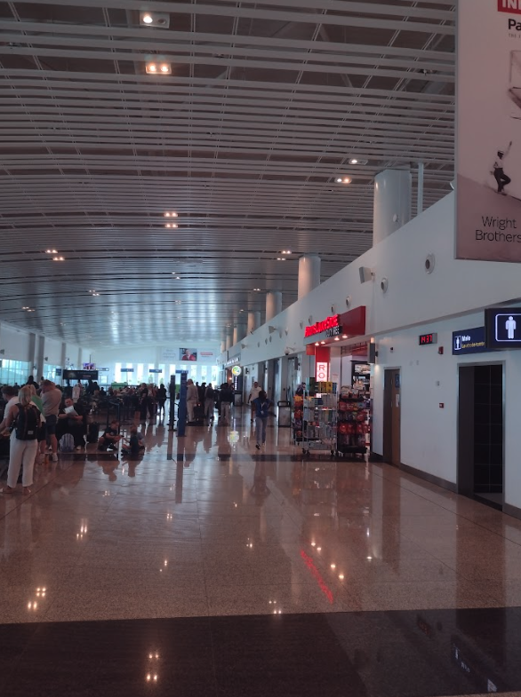 antigua airport departure lounge