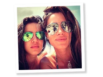 girls-wearing-sunglasses