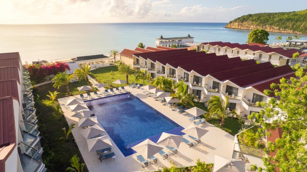 royalton chic pool